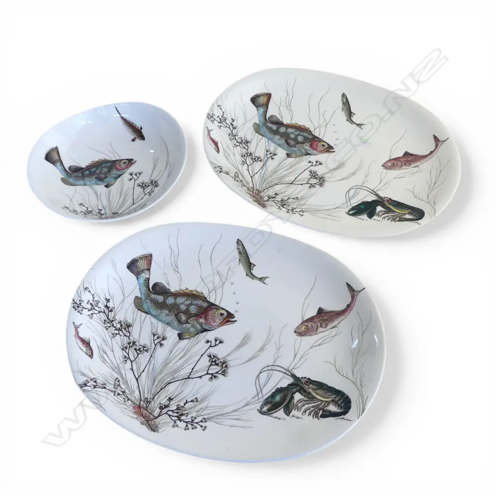 PAIR LARGE JOHNSON BROTHERS FISH DECORATED ASHETTES + BOWL Image 1++