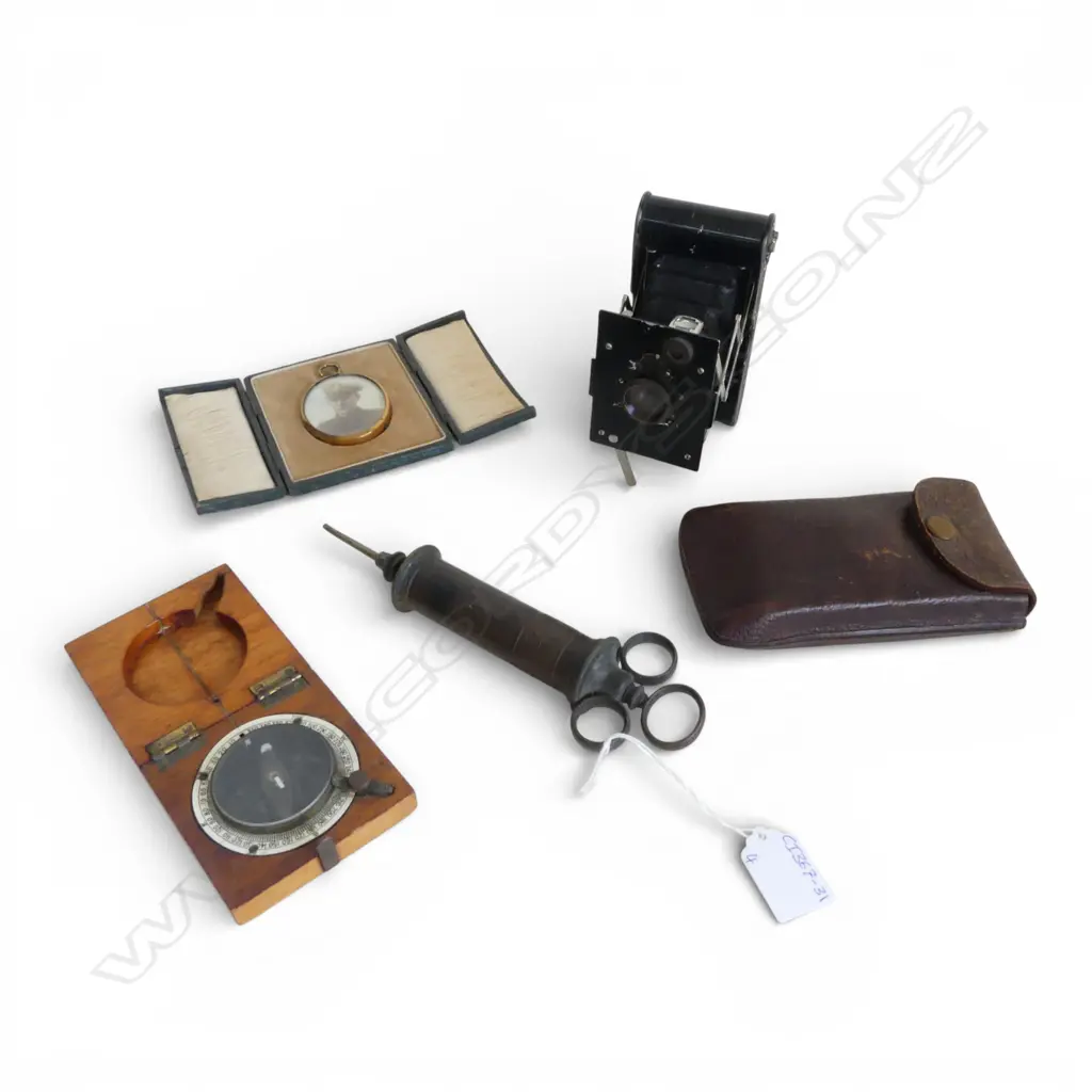 WWI GP SWEETJHEART PENDANT in case missing stand + COMPASS, SYRINGE & U.S.1902-1913 VEST POCKET CAMERA IN CASE Image 1++