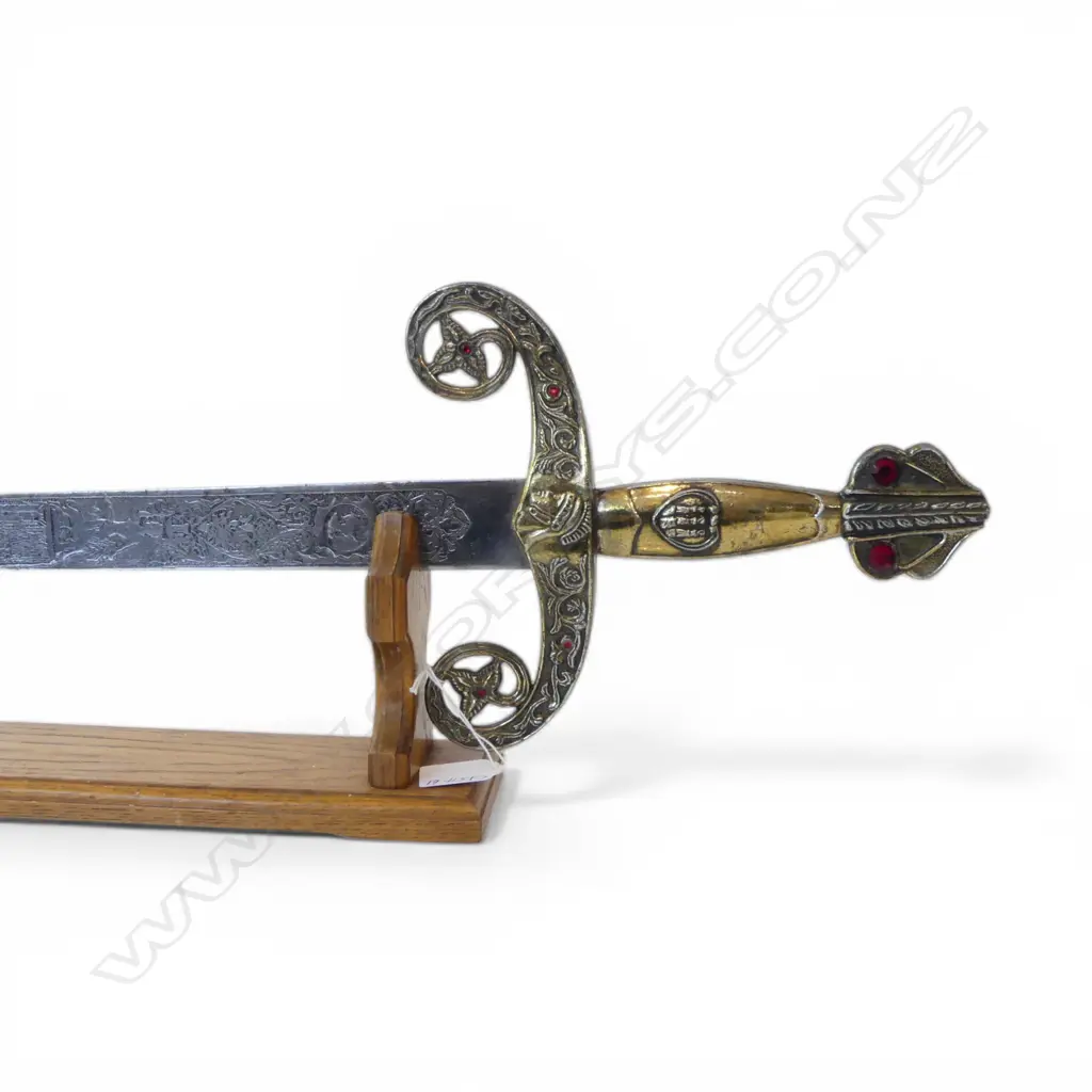 REPLICA SWORD 'ALFONSO X of CASTILE 'THE WISE' associated with the Templar Knight series. L.1030mm on oak stand Image 1++