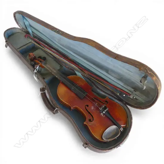 VINTAGE CASED VIOLIN & BOW L800MM