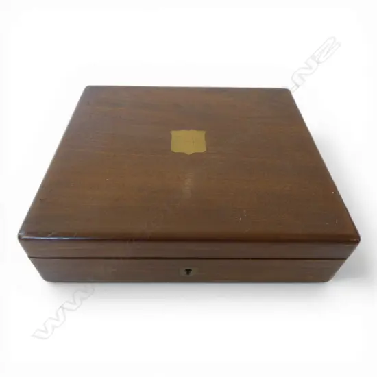 VINTAGE BRASS 12 PLACE INLAID CANTEEN 240x220x70mm