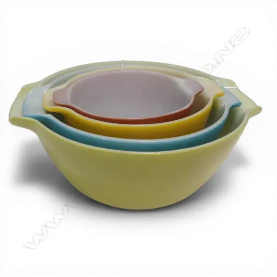 4 GRADUATING ANCHOR-HOCKING FIRE KING CASSEROLES 260mm dia