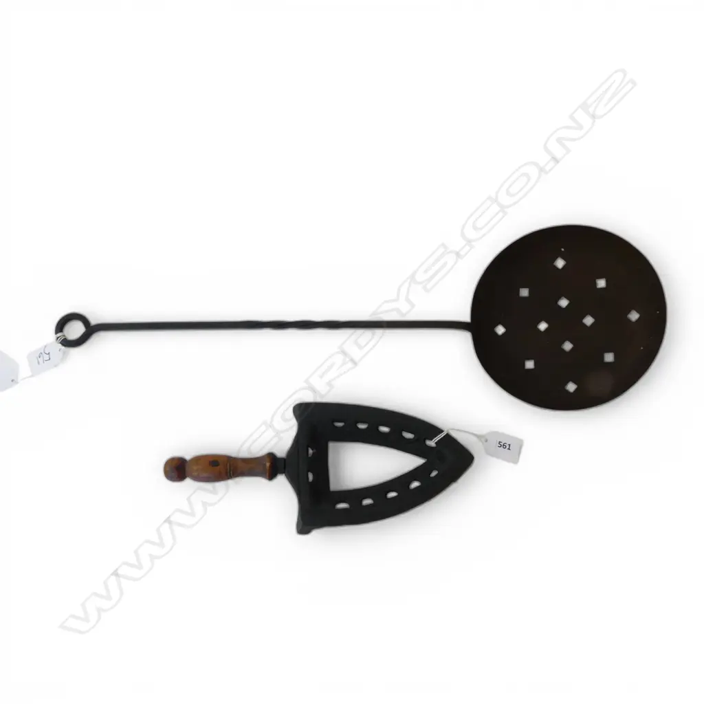 IRON STAND AND CHESTNUT ROASTER L 550mm Image 1++