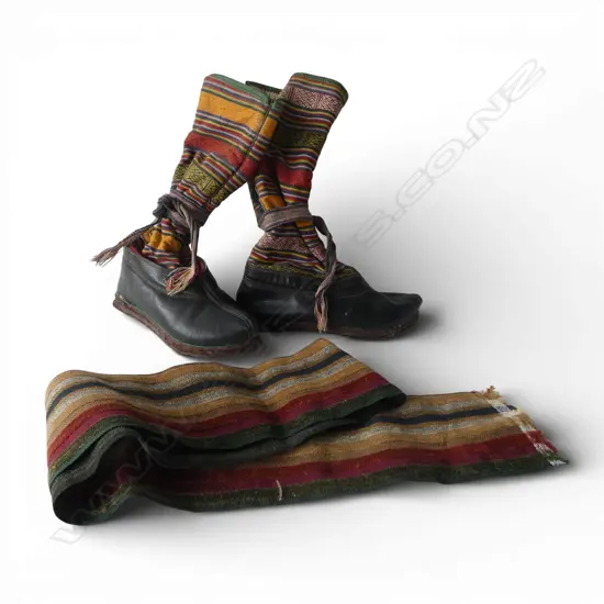 PR NEPALESE LEATHER & WOVEN BOOTS + LENGTH OF TEXTILE H.380 L.1370mm