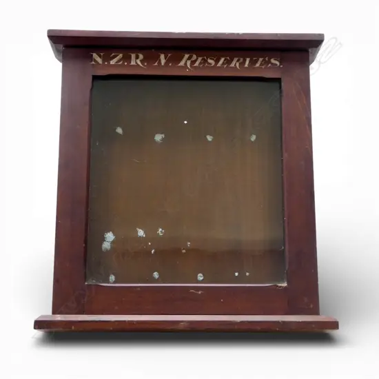 NEW ZEALAND RAIL 'N. RESERVE' GLAZED CABINET 450x90x477mm
