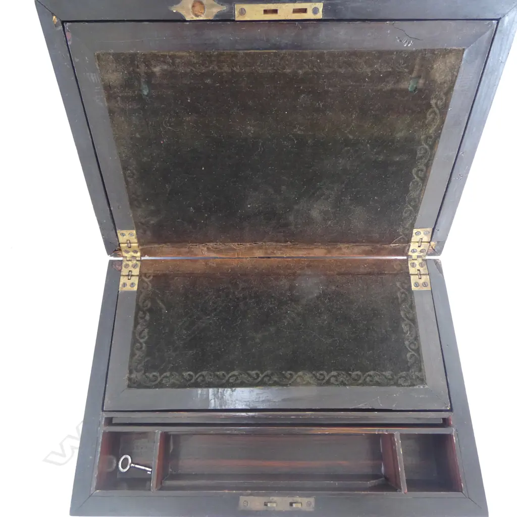 VICTORIAN ROSEWOOD WRITING SLOPE with abalone inlay. Fitted interior. With key Image 1++