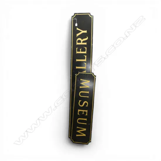 2 SIGNS 'MUSEUM' & 'ART GALLERY' L.1800, 1000mm