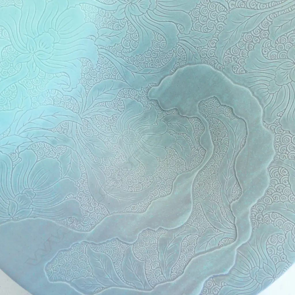 KEUM SUN LEE WIDE FOOTED PALE CELADON GLAZED DISH, Dia.400mm Image 1++