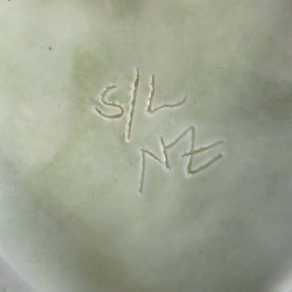 3 KEUM SUN LEE PORCELAIN WALL HANGING HEARTS, 100 x 100mm Image 1++