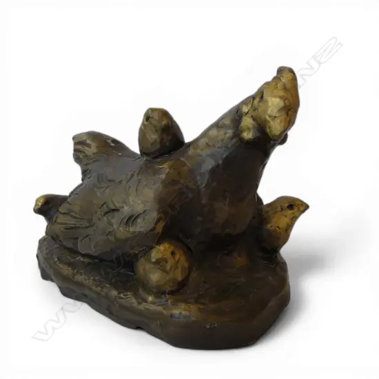 GILT METAL HEN & CHICKENS SCULPTURE H.150mm