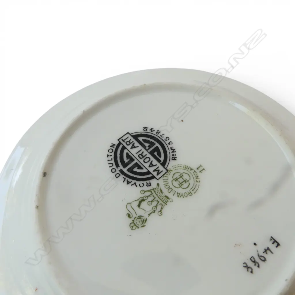 Royal Doulton 'Māori Art' 2 milk jugs & 2 sugar bowls: 1 chipped & 1 w hairline crack printed marks to base Image 1++