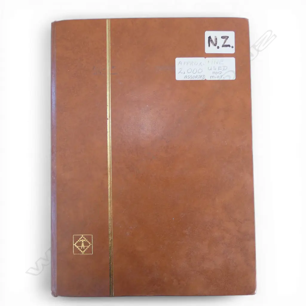 NZ STAMP ALBUM Image 1++