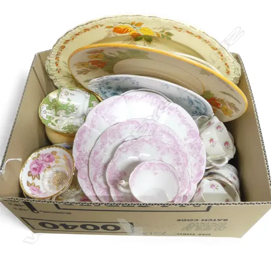BOX OF MIXED CHINA C/SS PLATES ETC