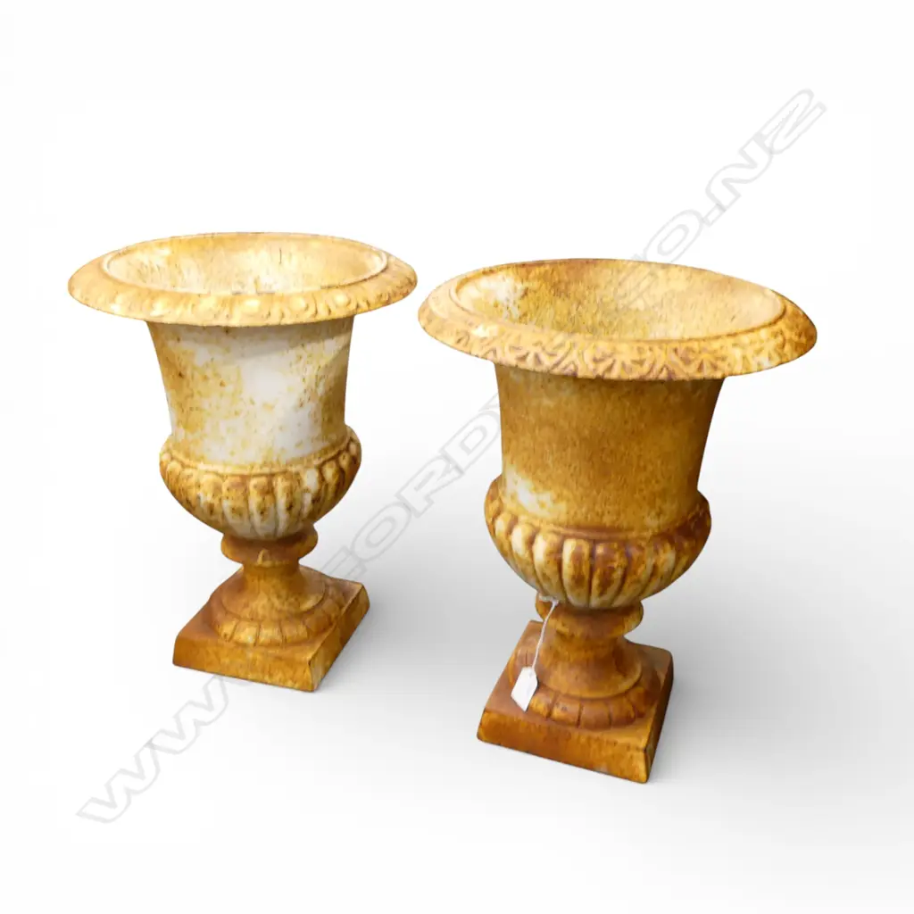 PR OF METAL URNS H.420mm Image 1++