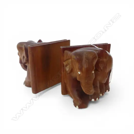 PR HEAVY HARDWOOD ELEPHANT BOOKENDS chip to 1 foot. H.150mm