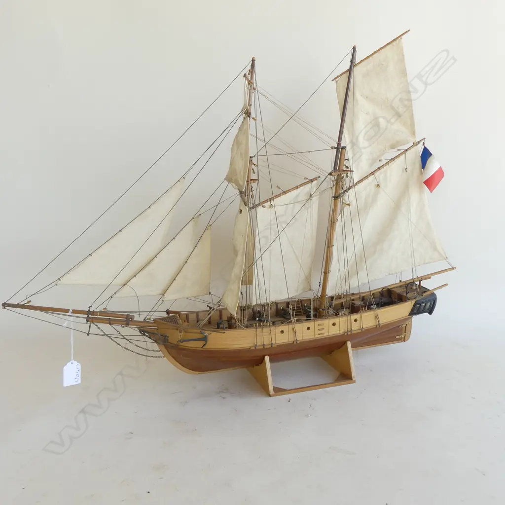 MODEL SAIL BOAT FRENCH FRIGATE H.520mm Image 1++