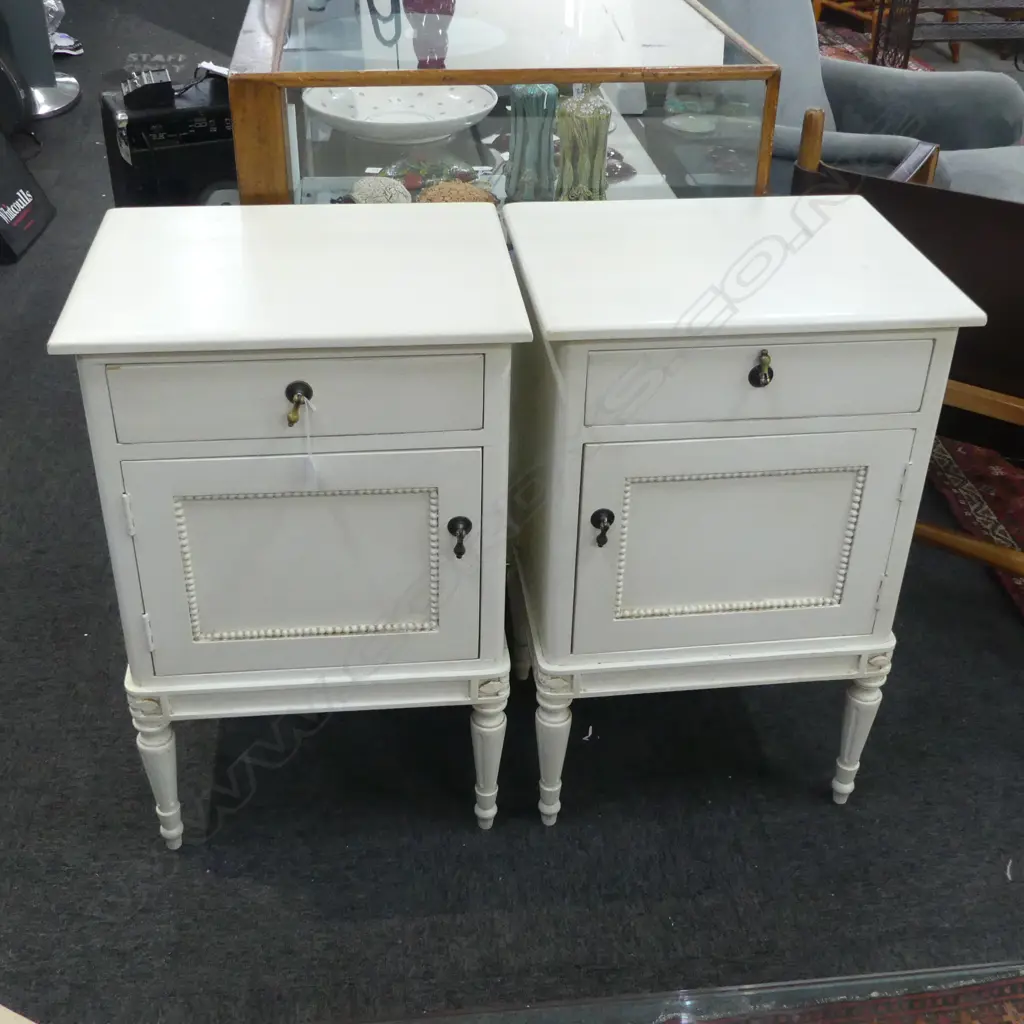 PR WHITE PAINTED BEDSIDE CABINETS 485x385x760mm Image 1++