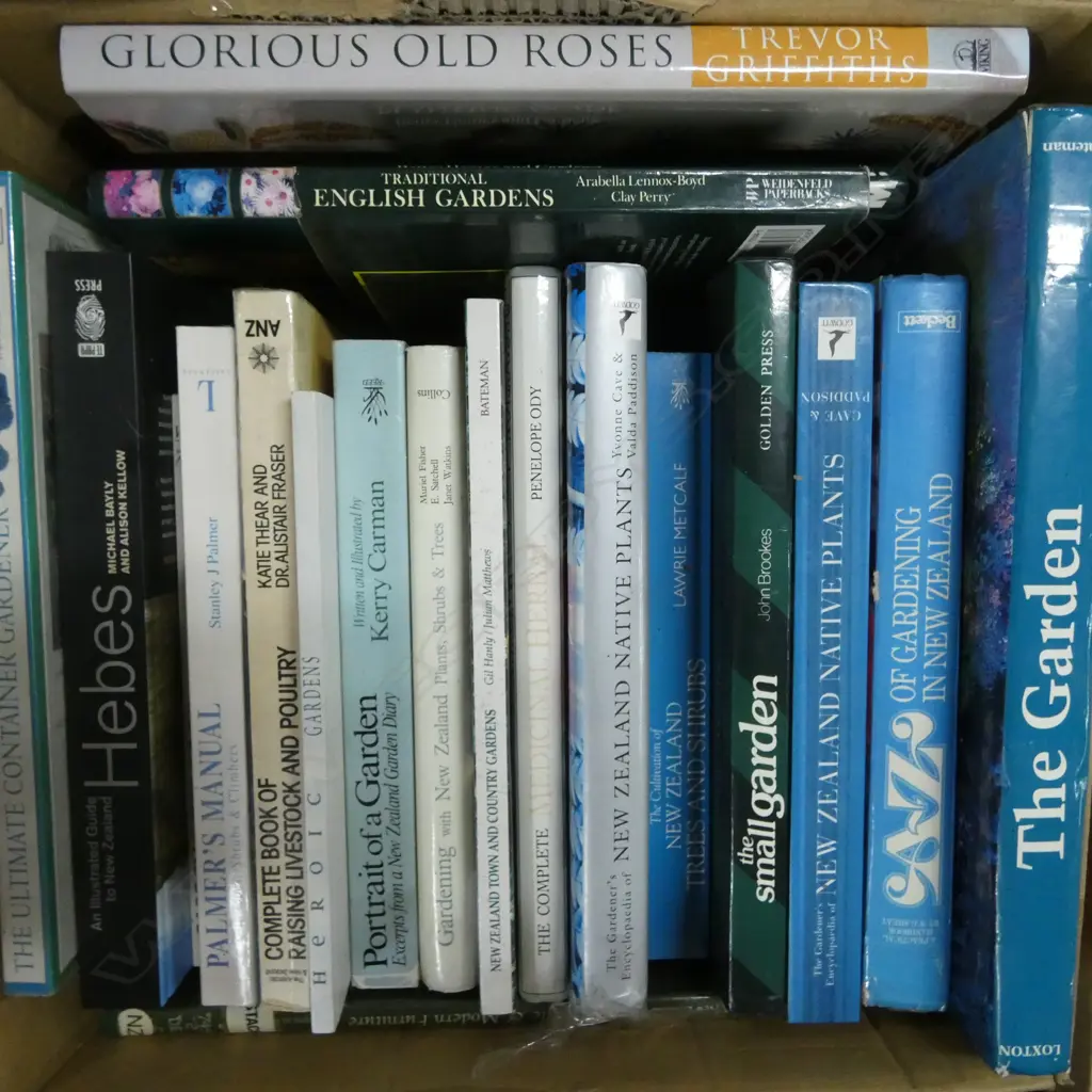 GARDEN BOOKS Image 1++
