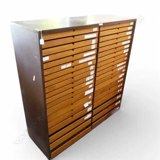 COLLECTORS CABINET 1220x440x1260mm