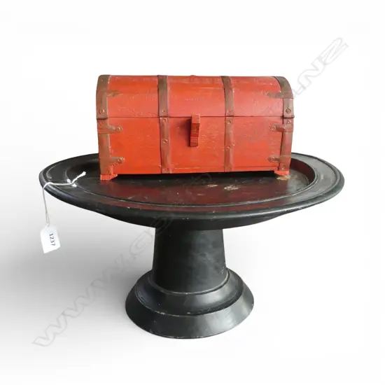 LG WOODEN COMPORT H.240mm, 430mm dia + RED PAINTED BOX W.280mm