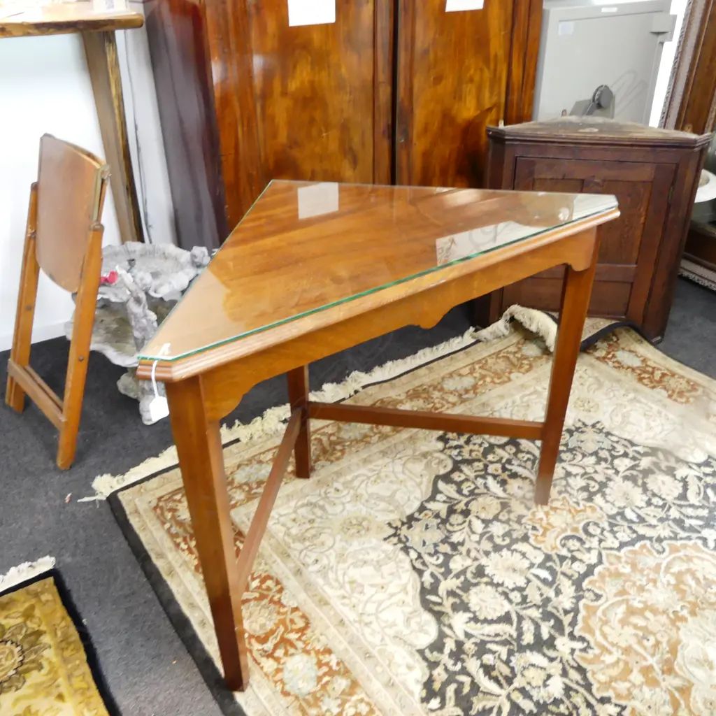 MAHOGANY CORNER TABLE w. GLASS TOP 780x780x850mm Image 1++
