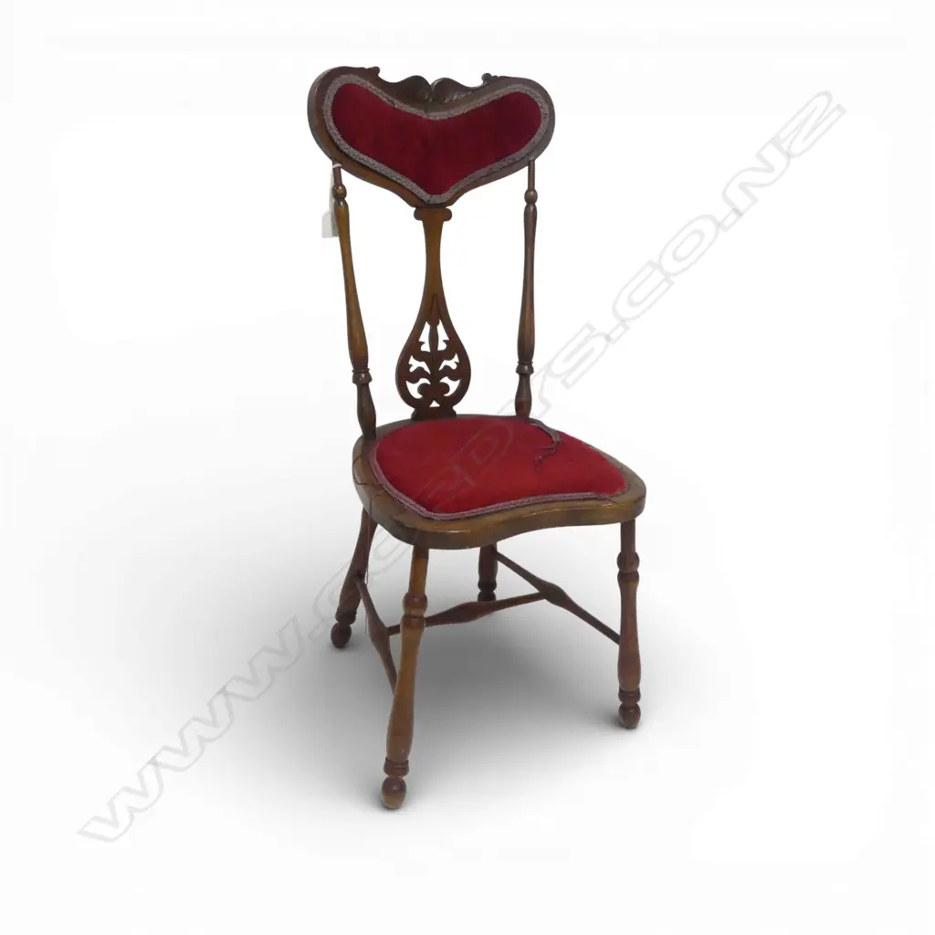 ANTIQUE CHAIR, FAULTS Image 1++