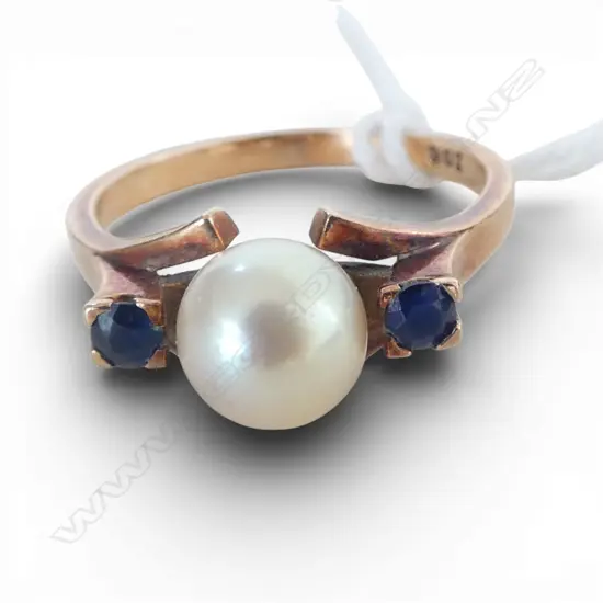 9ct SAPPHIRE & PEARL RING, 3.65gm SIZE Q
