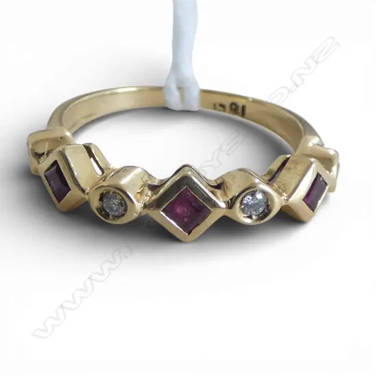18CT 3 square RUBY & 4 DIAMOND BAND 3.1gms Size M