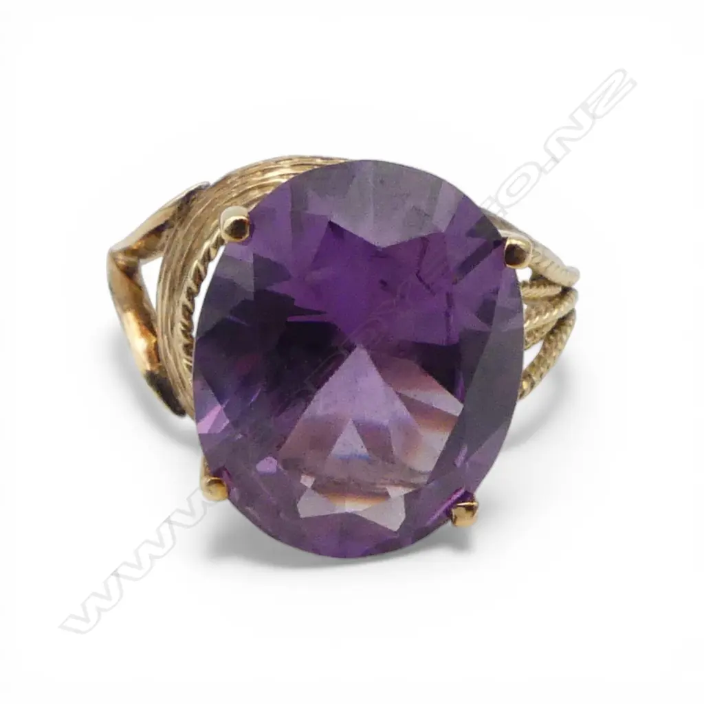 10CT GOLD & SYNTHETIC COLOUR CHANGE SAPPHIRE DRESS RING 5.91gms SIZE P Image 1++