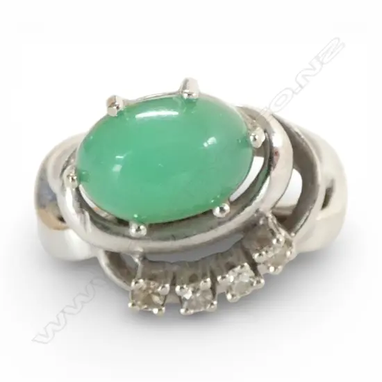 14CT WHITE GOLD CHRYSOPRASE AND DIAMOND RING 5.68gm SIZE P