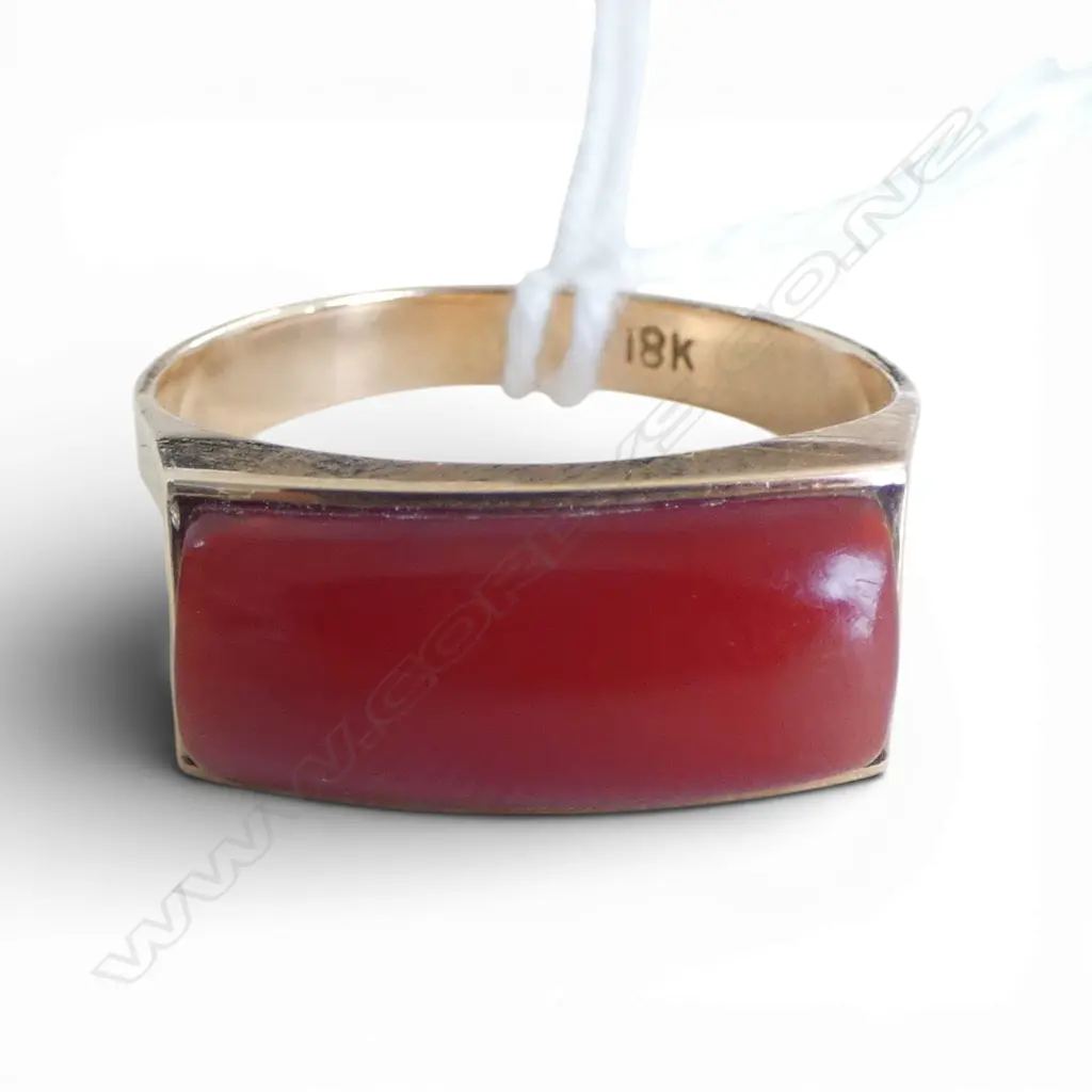 18ct GOLD & RED CORAL? DRESS RING, 4.24gm SIZE P1/2 Image 1++
