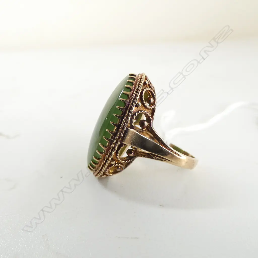 9CT GOLD POUNAMU DRESS RING with fancy under rail 9.93gms SIZE O Image 1++