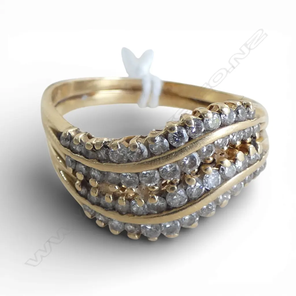 18ct GOLD 4 CURVED ROW DIAMOND RING Size X. 5.8gms Image 1++