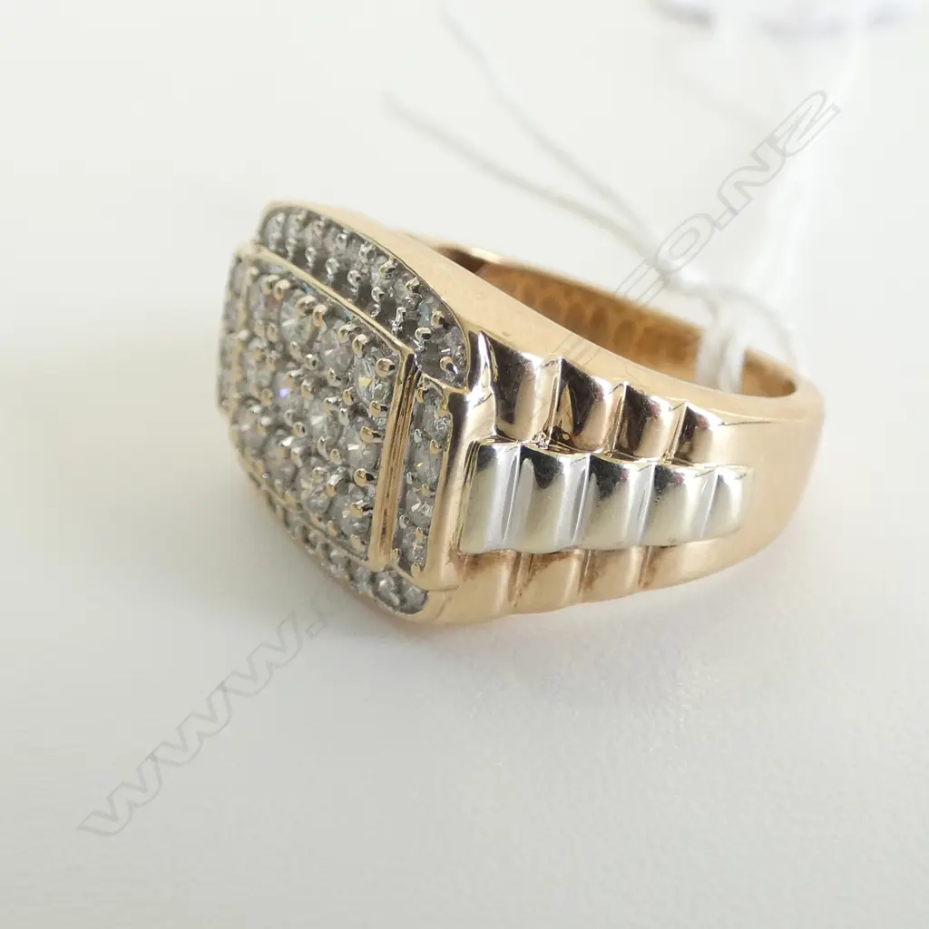 10ct GOLD & 38 DIAMOND GENTS 'Rolex' RING Rolex type shoulders size S. 8.9gms Image 1++