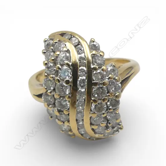 14CT GOLD AND DIAMOND RING 6.49gms (Valuation $5,930) SIZE M
