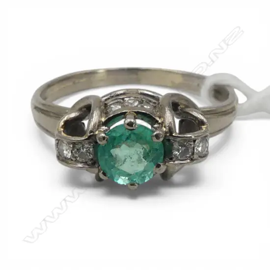 14CT W/GOLD EMERALD AND DIAMOND  DECO STYLE RING 3.54gms SIZE P1/2