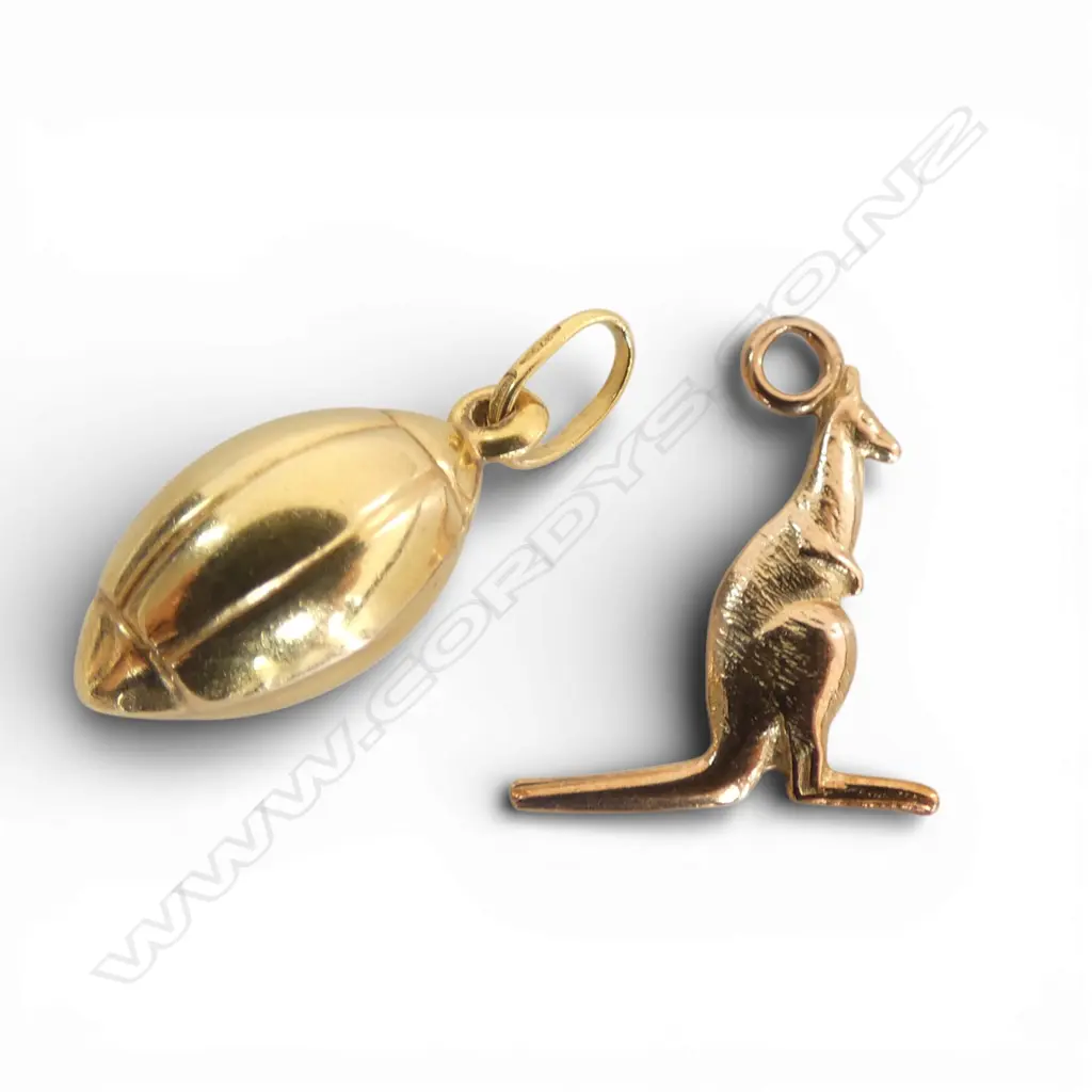 9ct GOLD RUGBY BALL PENDANT & KANGAROO CHARM, 2.04gm Image 1++