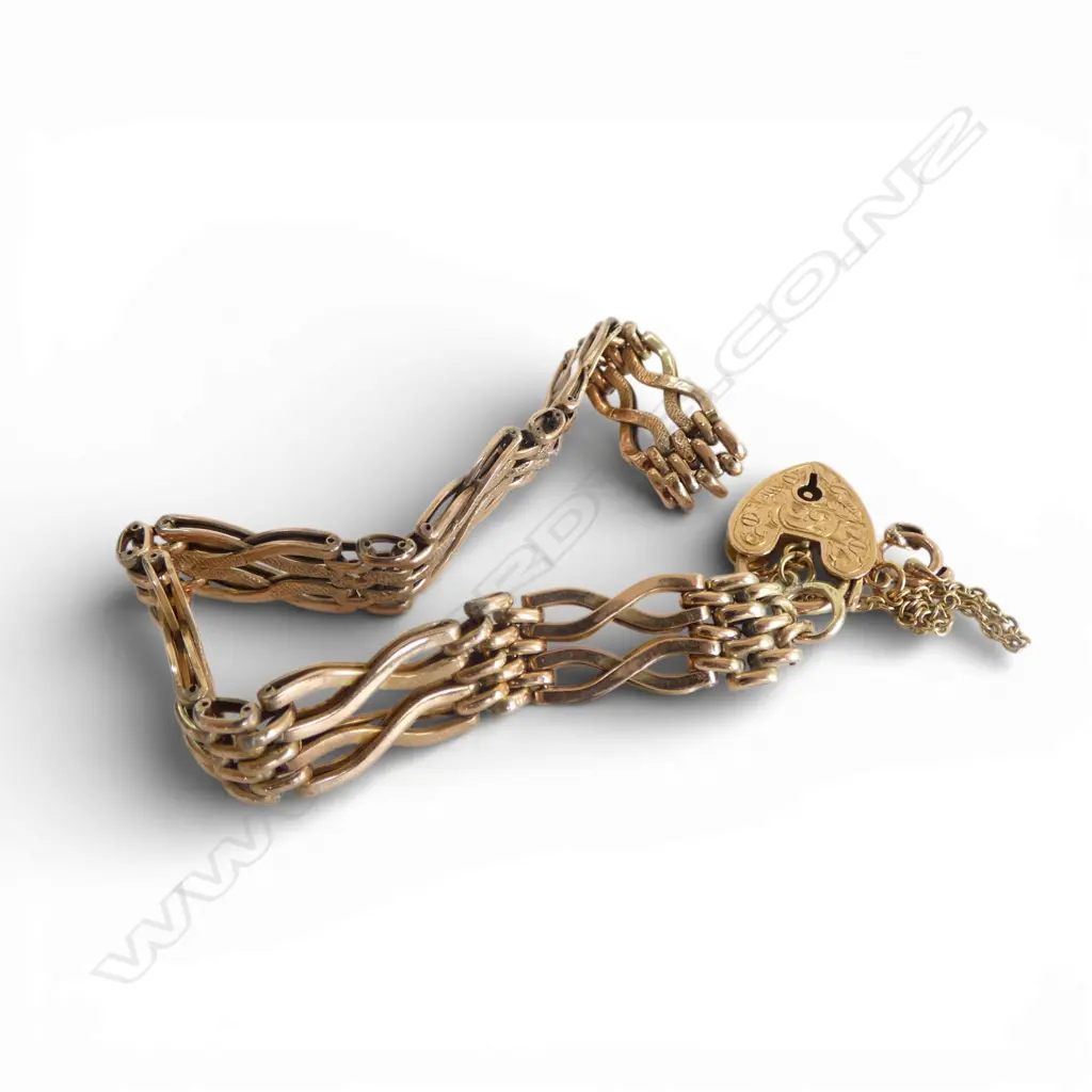9ct BOXED GATE LINK BRACELET w heart padlock clasp, 8.80gm, needs small repair Image 1++