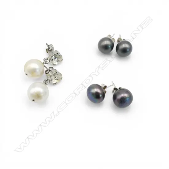 2 PAIRS BLACK PEARL STUD EARRINGS AND PAIR COSTUME EARRINGS