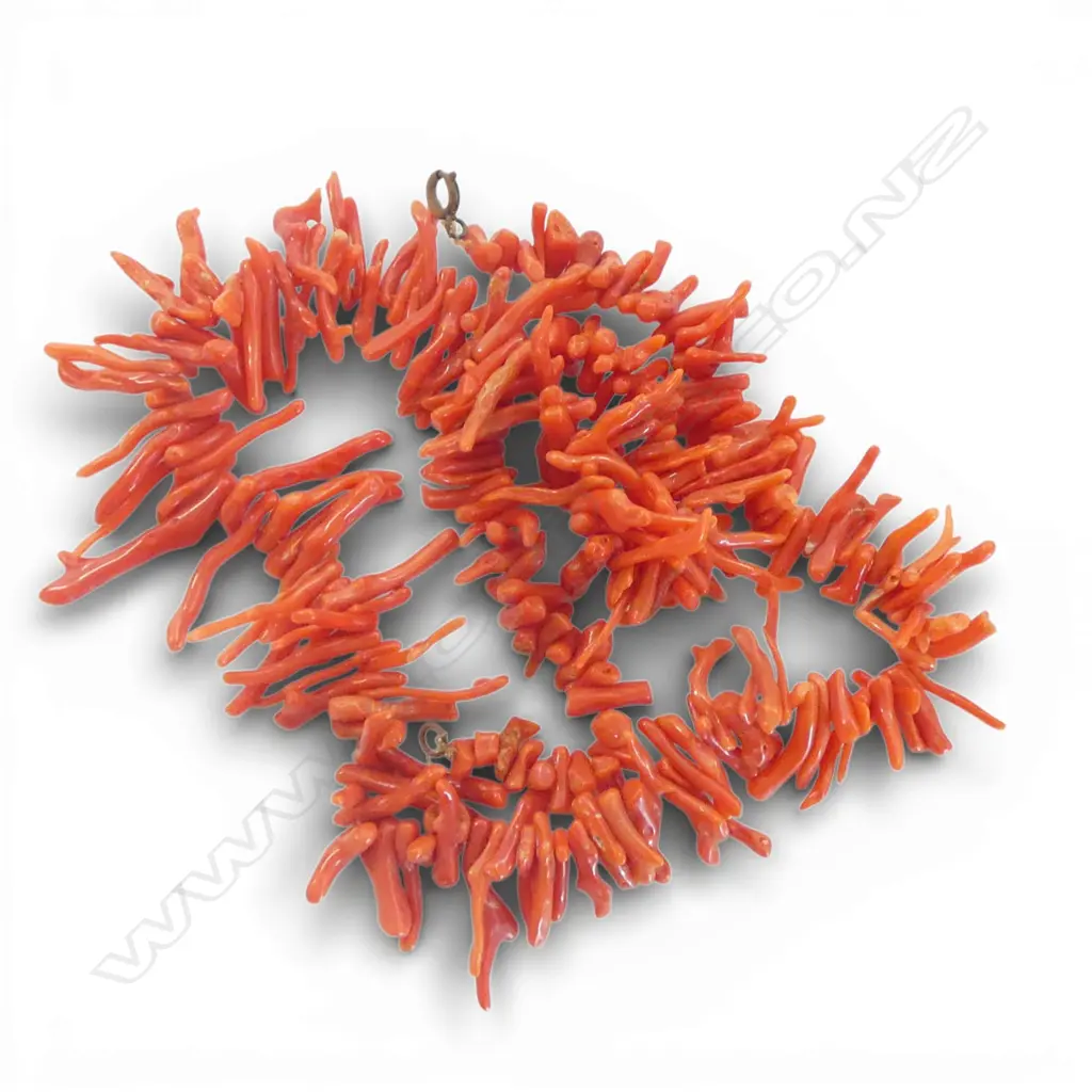 A VINTAGE MEDITERREAN RED CORAL BRANCH NECKLACE, LENGTH 48cm Image 1++