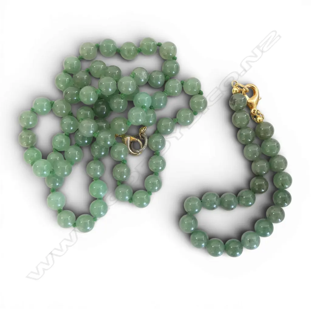 GREEN JADE GEMSTONE NECKLACE WITH MATCHING BRACELET Image 1++
