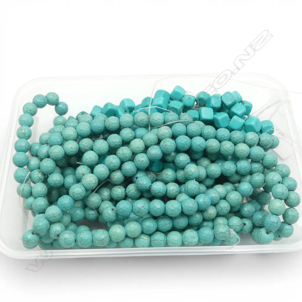 QTY DYED SYN. TURQUOISE BEADS Image 1++