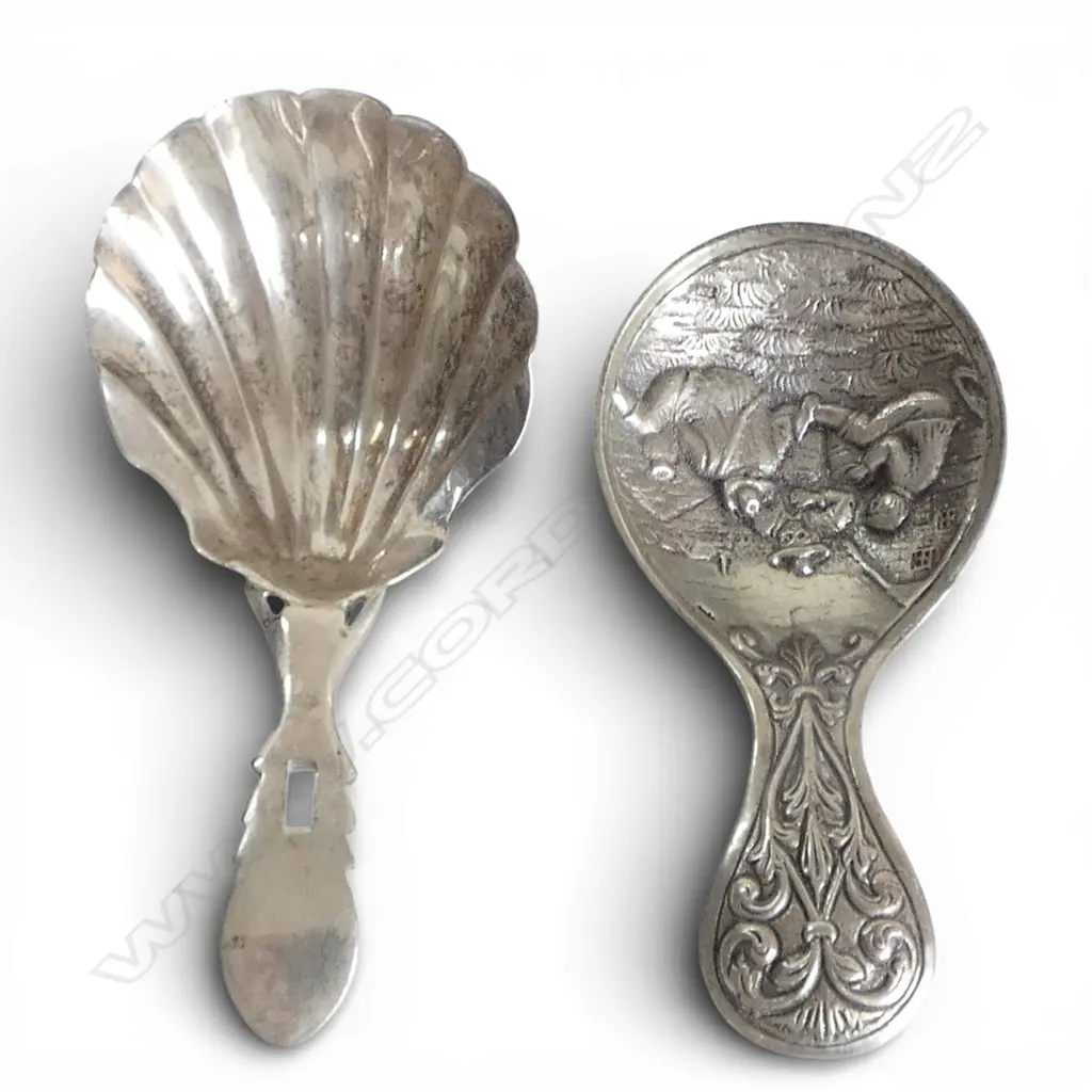 2 SILVER? TEA CADDY SPOONS 26gms Image 1++