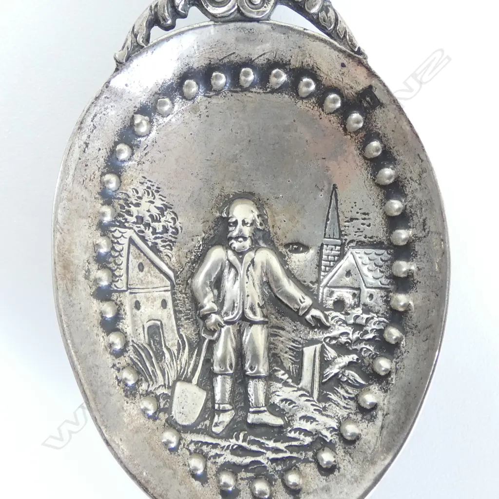 DUTCH SILVER FIGURAL TEA CADDY SPOON, 33gms Image 1++