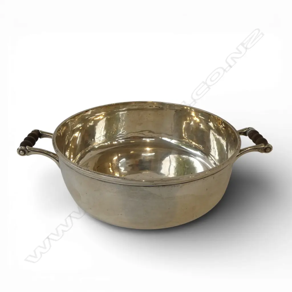 STG SILVER BOWL, THOMAS 153 NEW BONDS ST LONDON 1904, turned wood handle, 293gms Image 1++