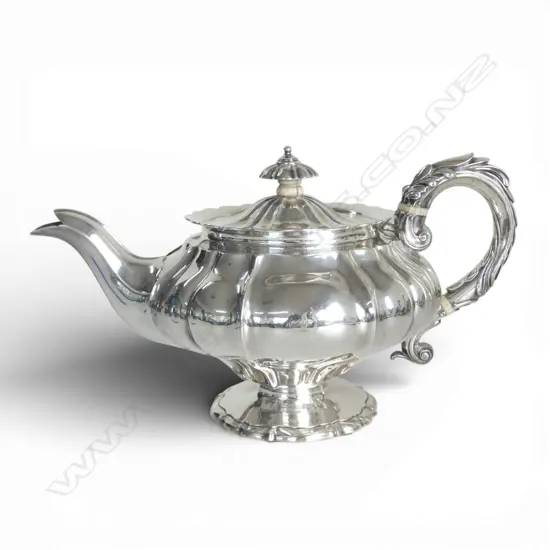 STG FLUTED TEA POT, PEDESTAL BASE, LONDON 1825, 693 gms,  H.160mm