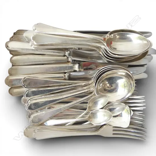 WALKER & HALL SHEFFIELD ST. JAMES PATTERN CUTLERY 6 PLACE SETTING