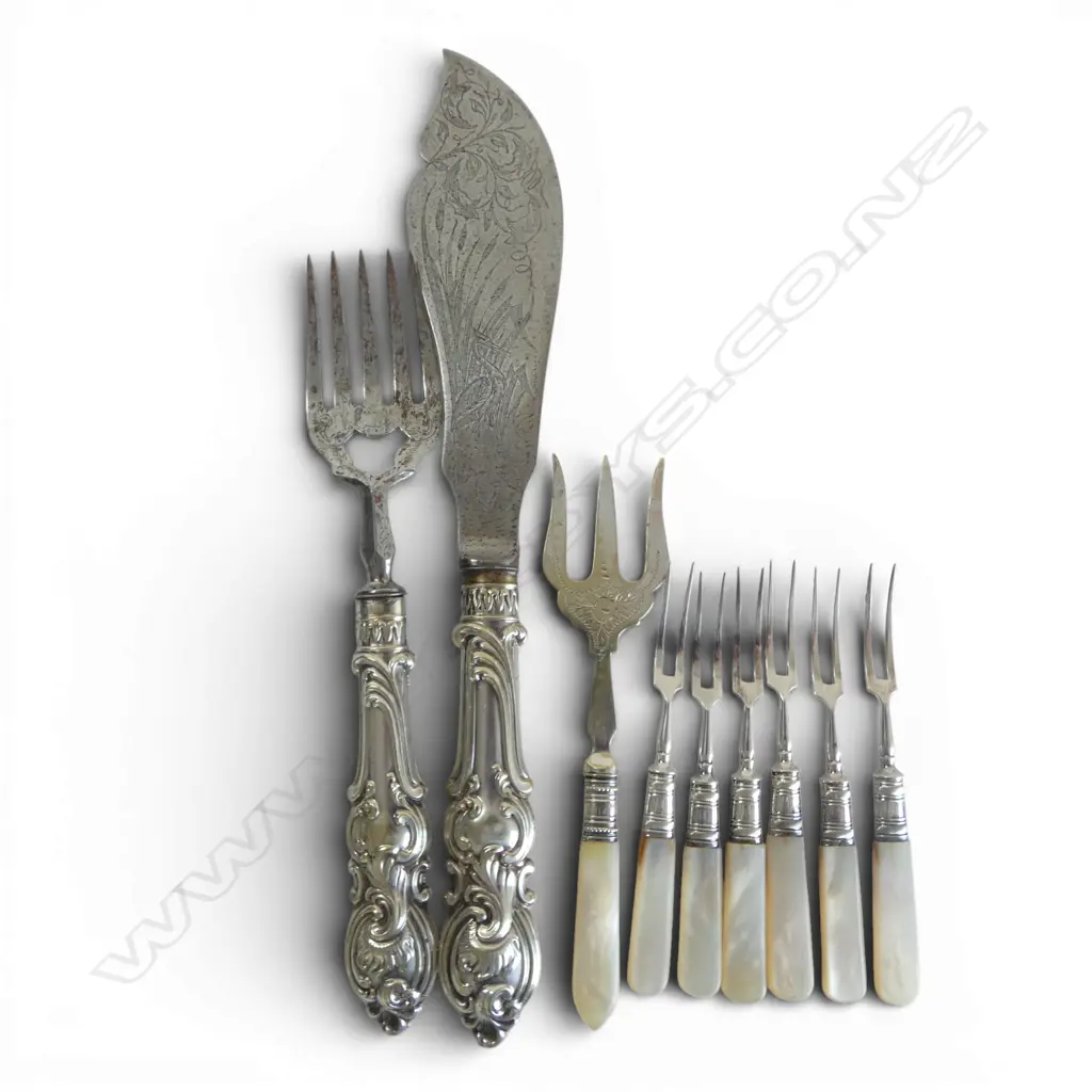 VICTORIAN S/P  FISH KNIFE AND FORK, PLUS SET OF SMALLER FORKS ALL WITH MOP HANDLES Image 1++