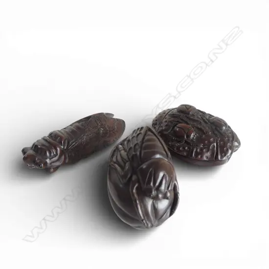 3 JAPANESE CARVED WOOD NETSUKE OF A CICADA ON SEED POD, SIGNED + BEETLE GROUP, SIGNED & CICADA, UNSIGNED, L.65mm