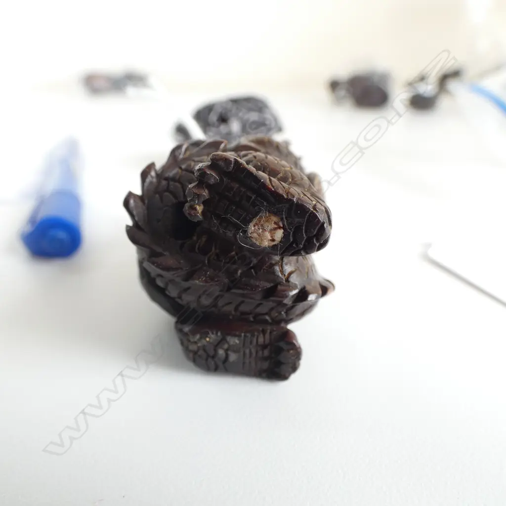 JAPANESE CARVED WOOD NETSUKE OF A DRAGON, SIGNED + A COILED DRAGON, SIGNED, H.38mm Image 1++